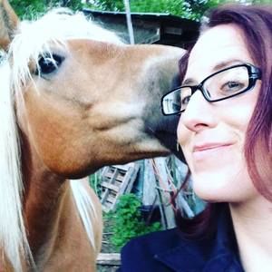 Meet your Posher, Laura